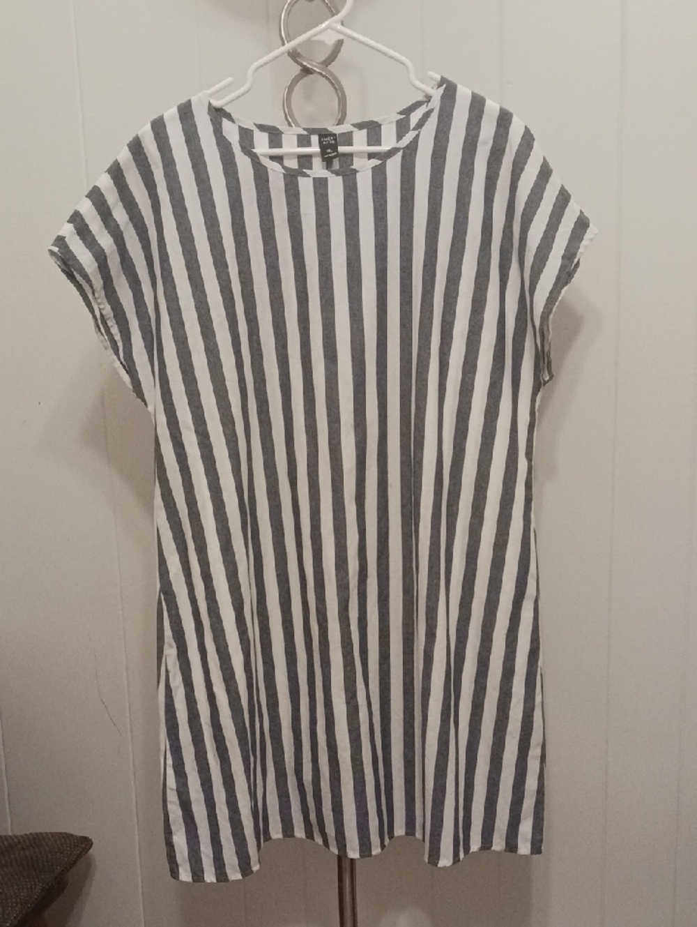 Striped Short-Sleeve Mini Dress - Gray & White
